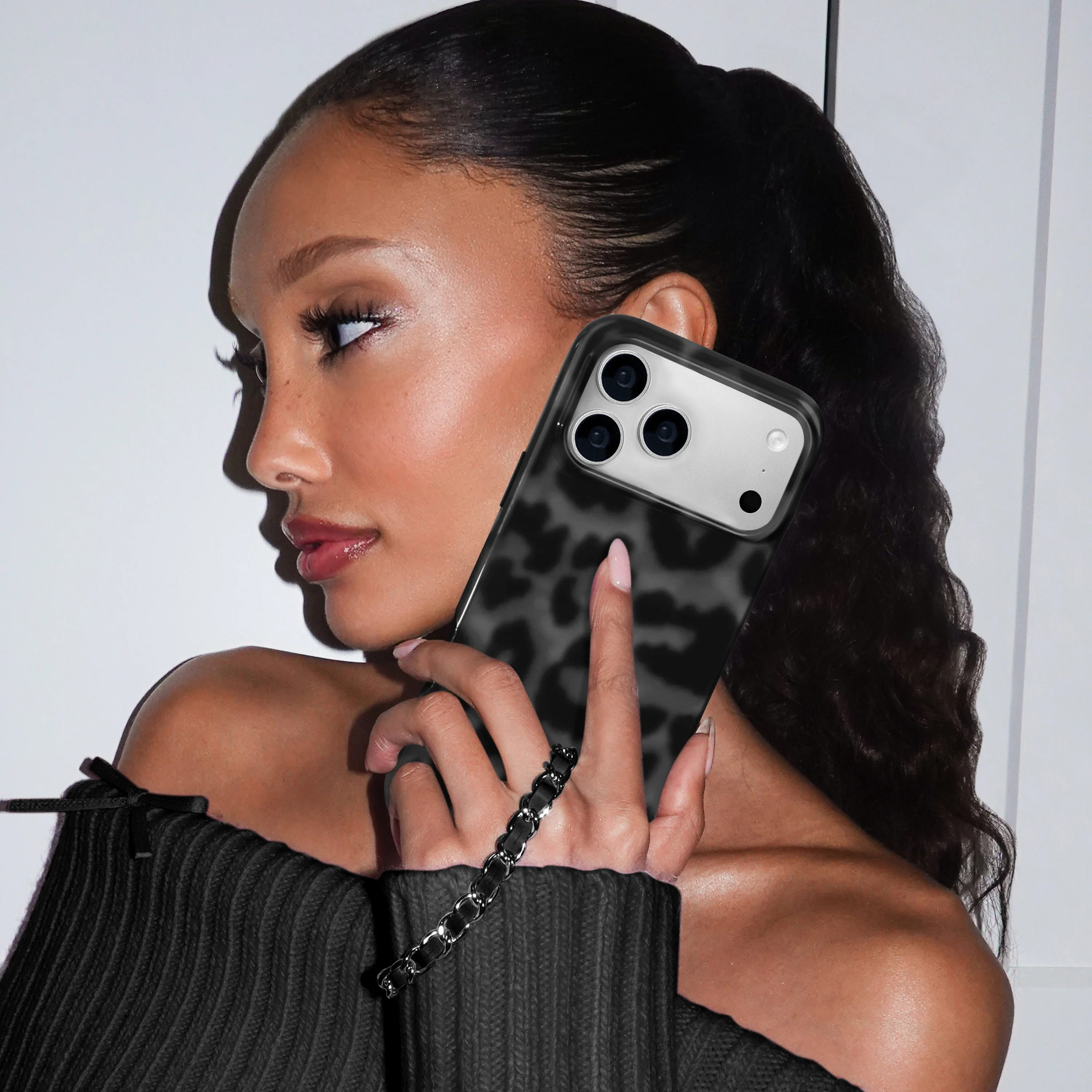 Blackout Leather Chain Phone Charm - Image 2