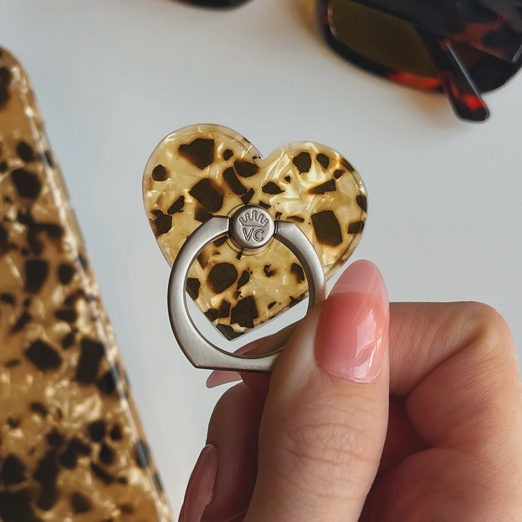 Blonde Tort Phone Ring - Image 2