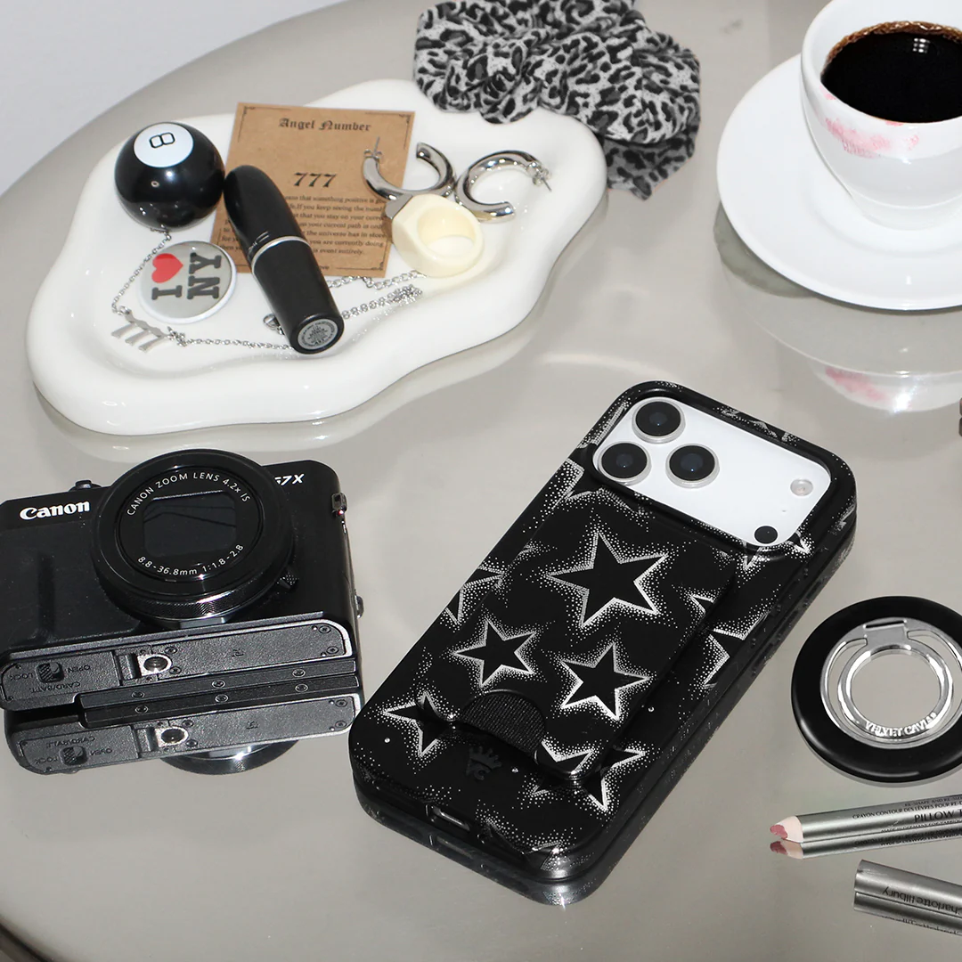 Chrome Stars MagSafe Wallet - Image 7