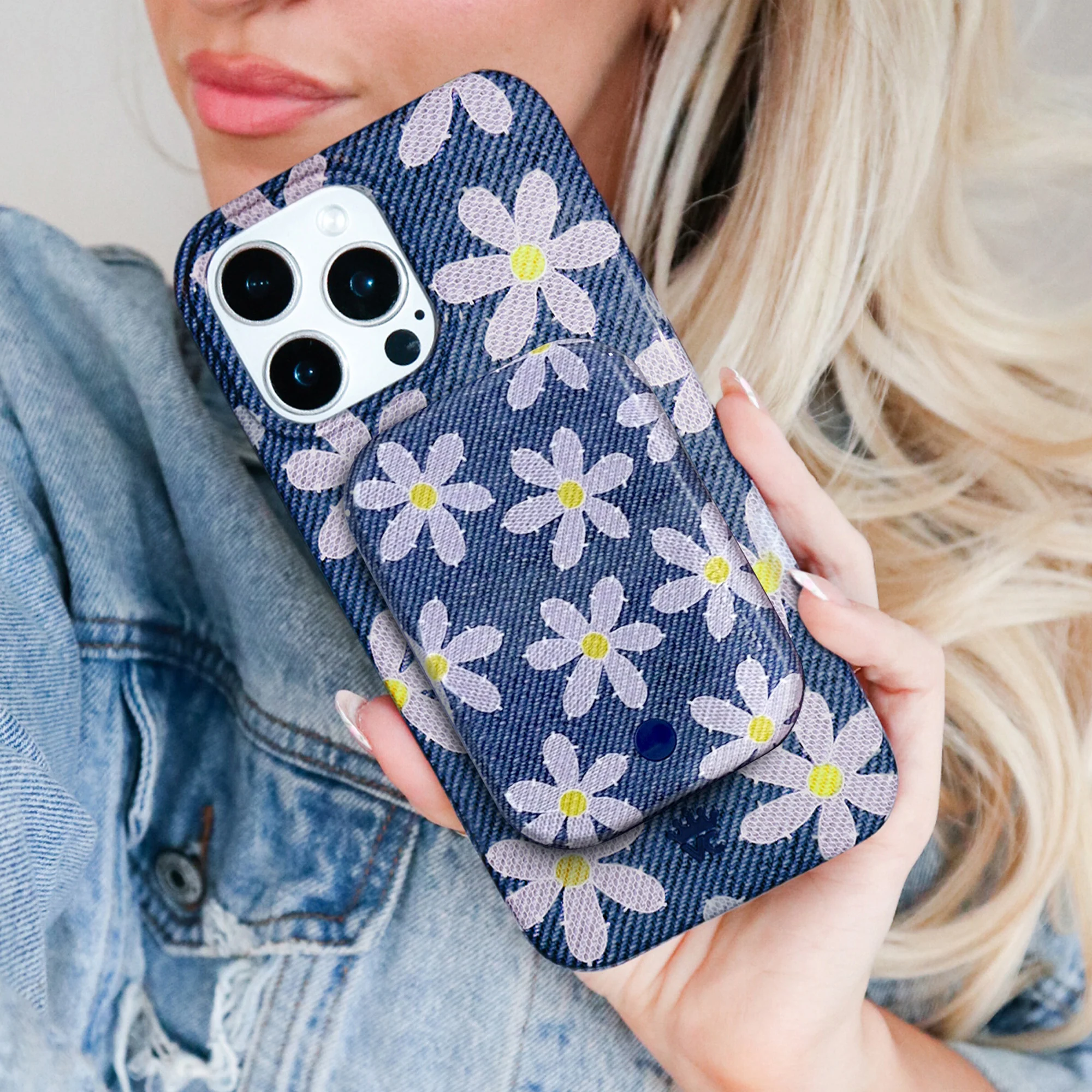 Denim Daisy MagSafe Battery Power Pack - Image 2