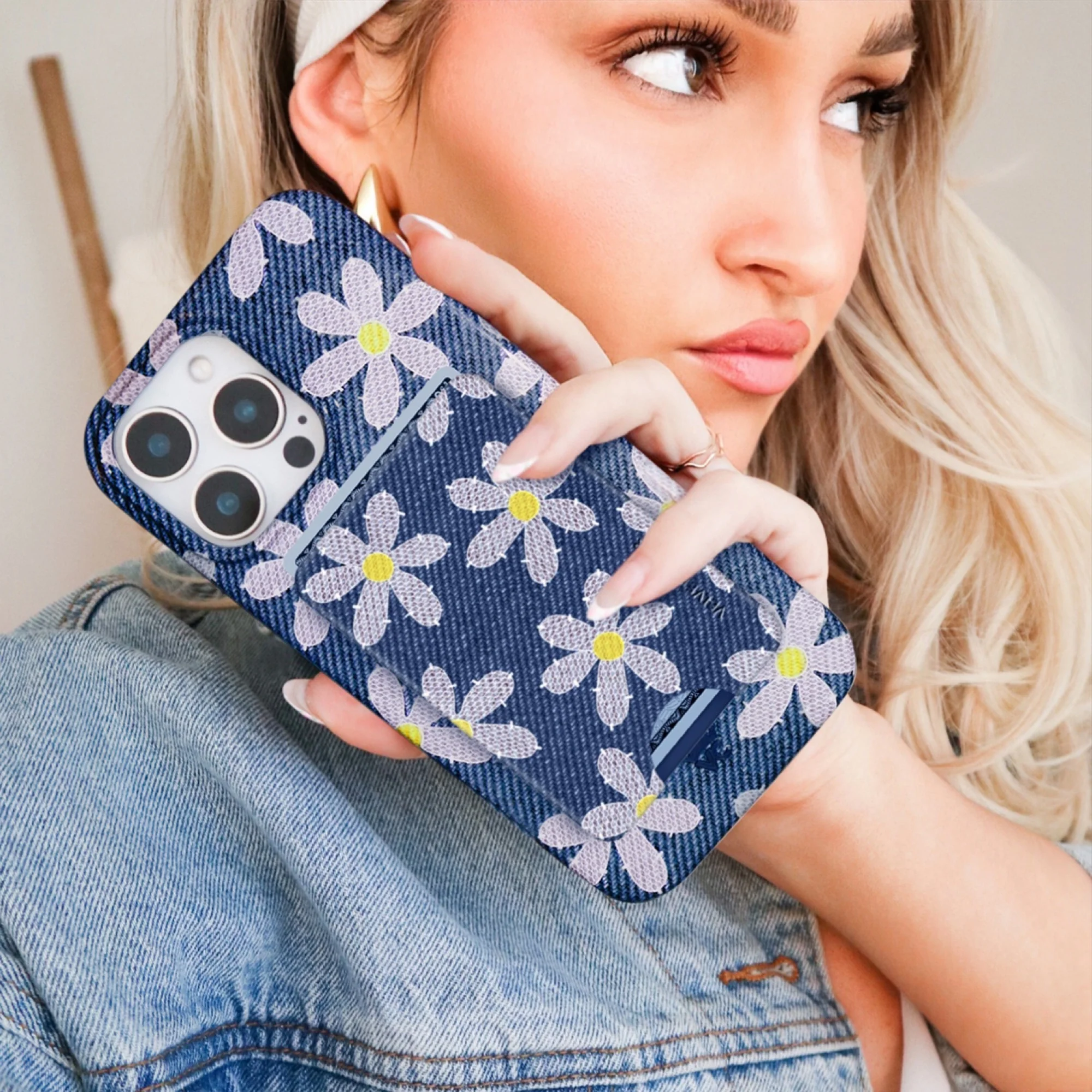 Denim Daisy MagSafe Wallet - Image 2