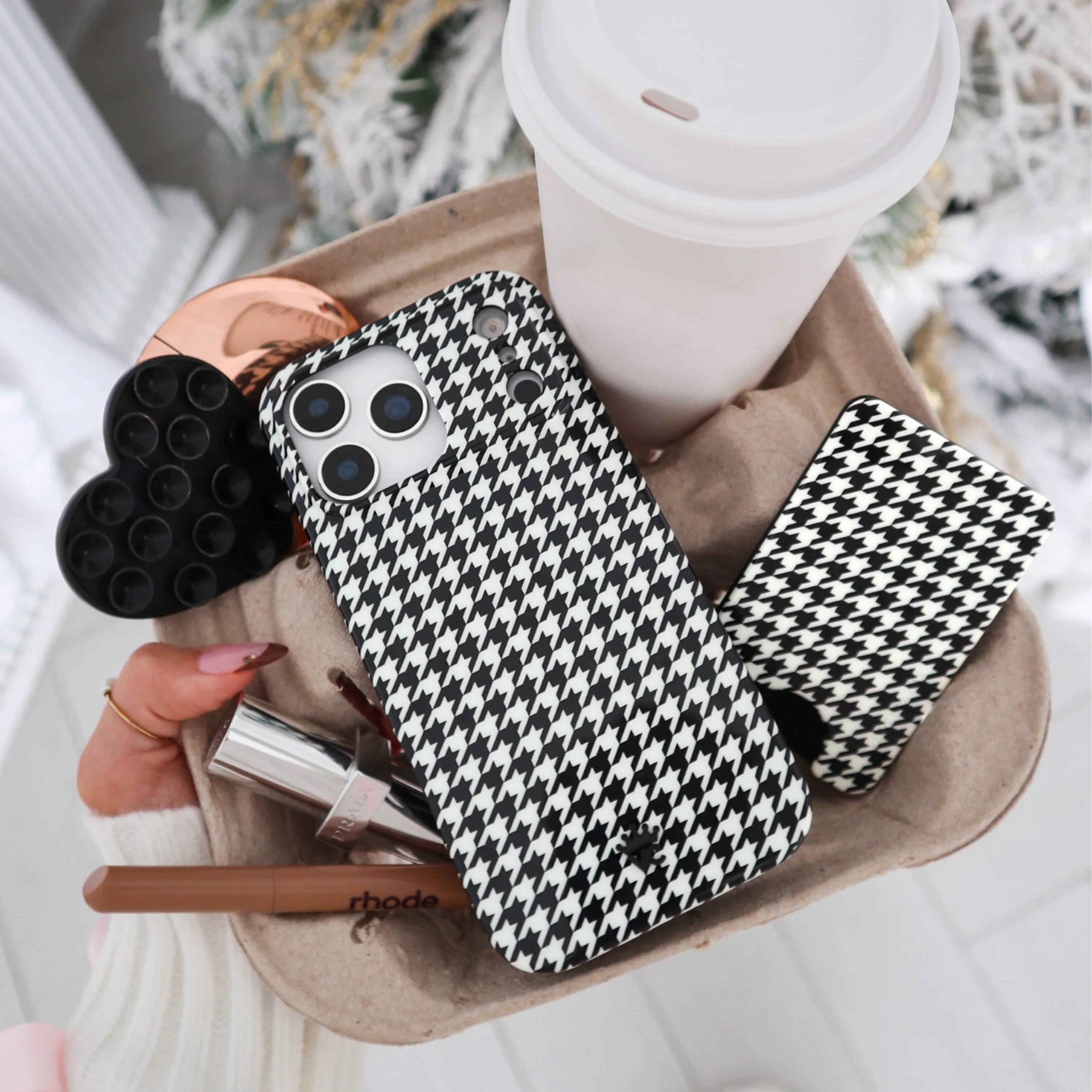 Houndstooth MagSafe Wallet - Image 7