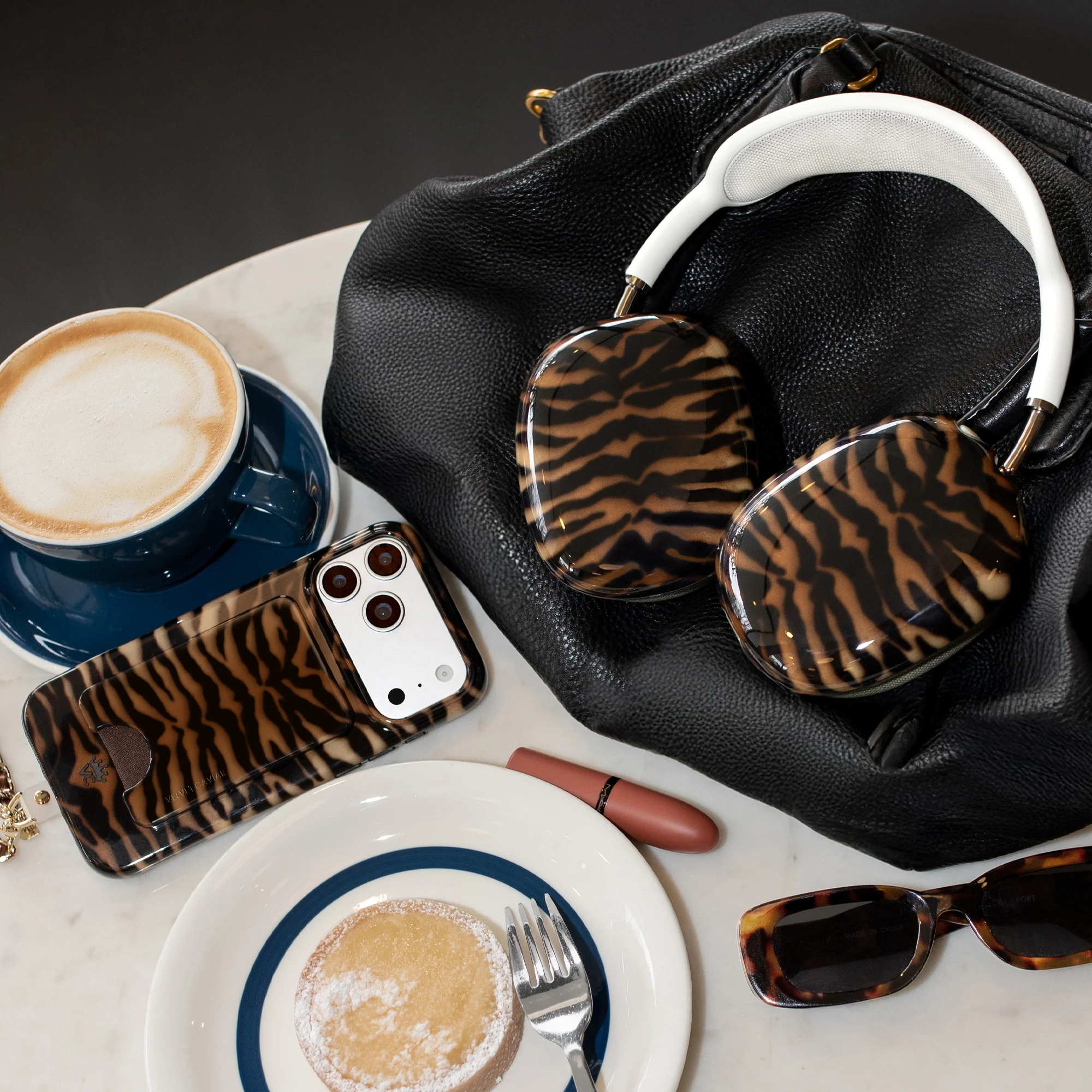 It Girl Tiger AirPod Max Case - Image 7