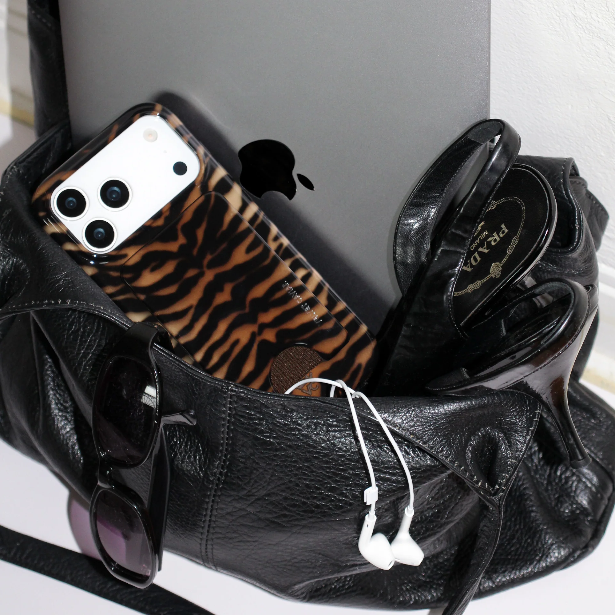 It Girl Tiger MagSafe Wallet - Image 7