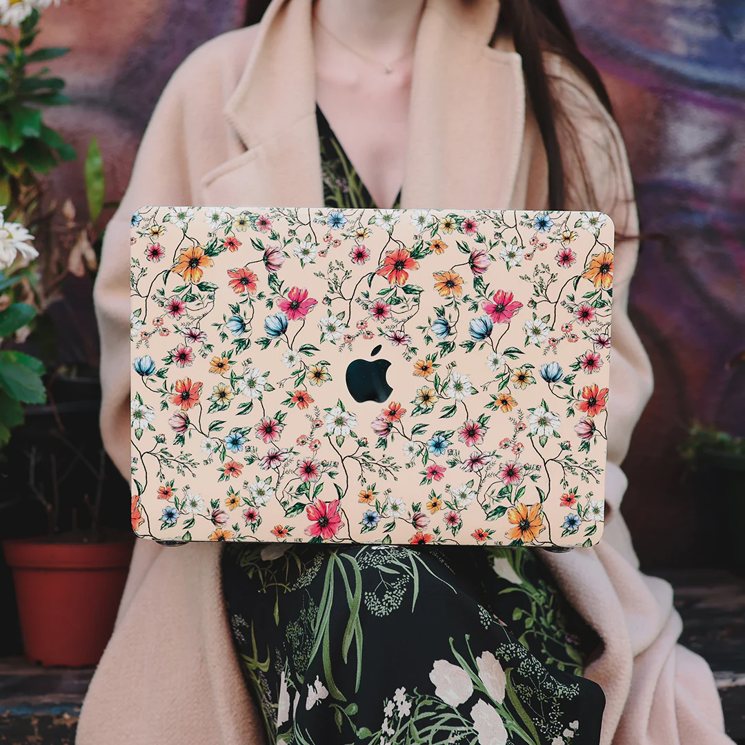 Nude Vintage Floral MacBook Case 2.0 - Image 2