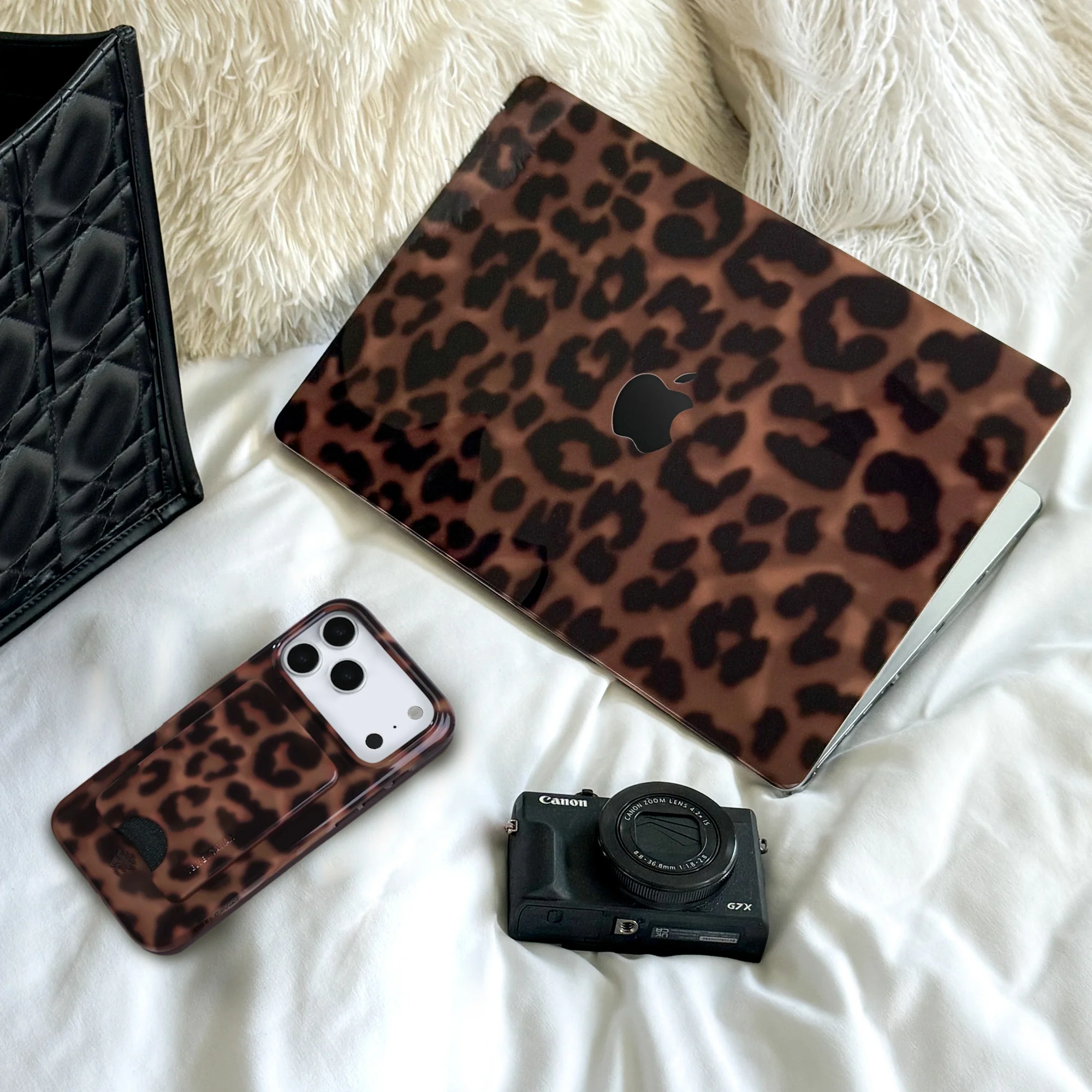 It Girl Leopard MagSafe Wallet - Image 2