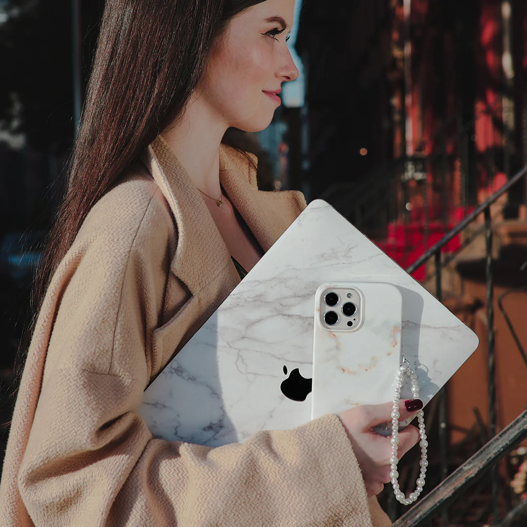 White Marble MacBook Case 2.0 - Image 2